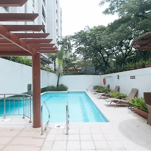 Hotel Reddoorz Premium At The Residences Olympia Makati ***